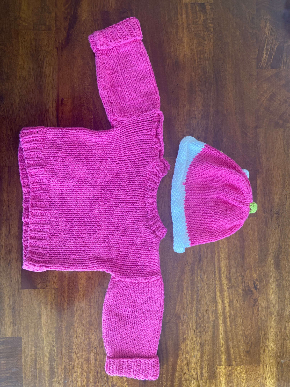 Handmade knitted sweater and toque set 6 months, Kids 6 Month (3-6M)