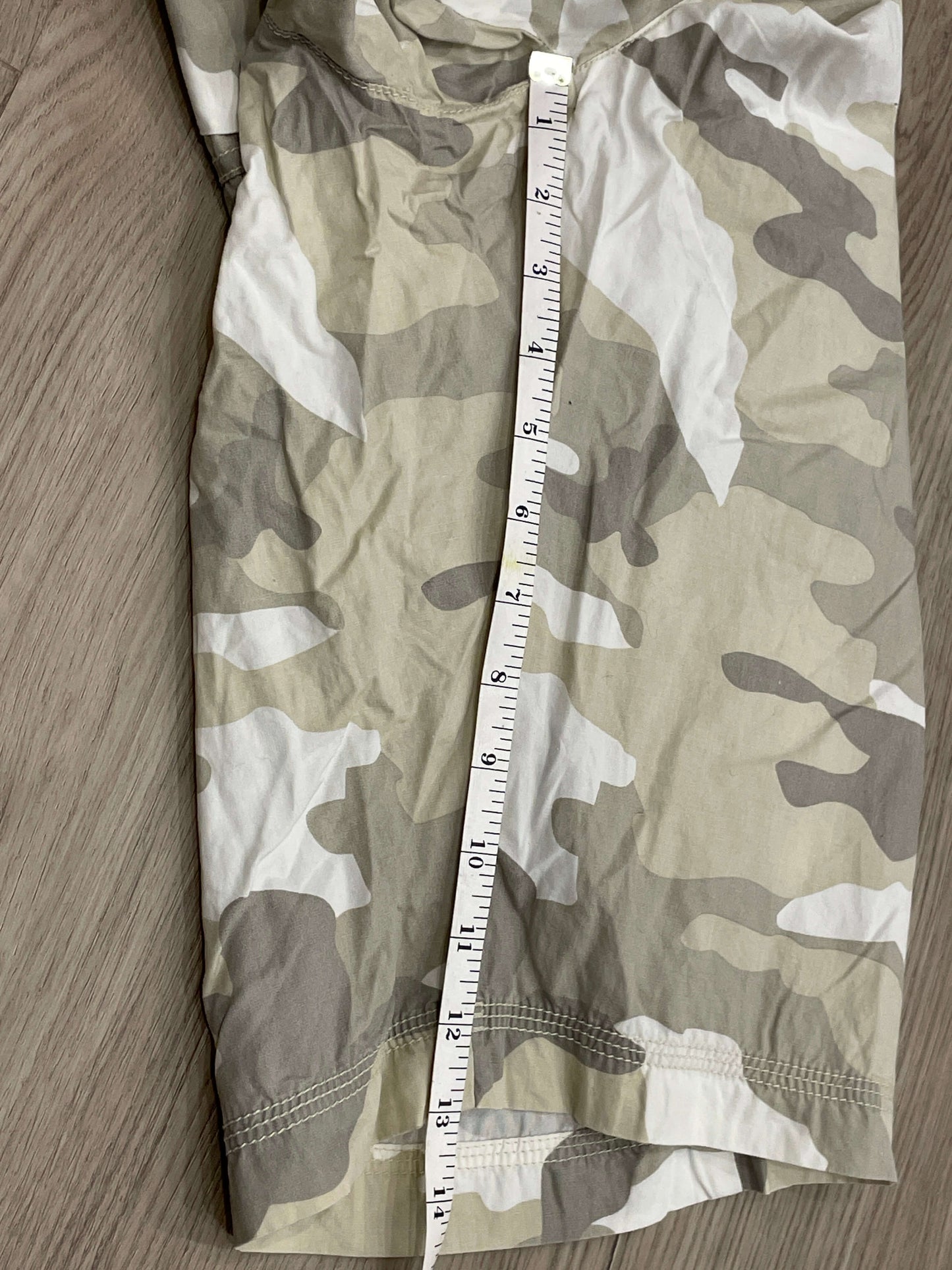 EUC, Motherhood Camo Capris, size Large, Maternity L (12-14)