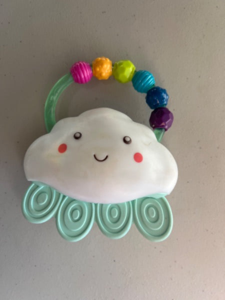 Rainbow cloud rattle