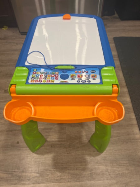 Vtech digiart creative easel brand new never used. Retails for $95