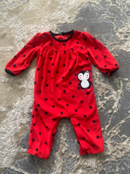 Carter’s size 12m red & black fleece penguin sleeper , Kids 12 Month (9-12M)