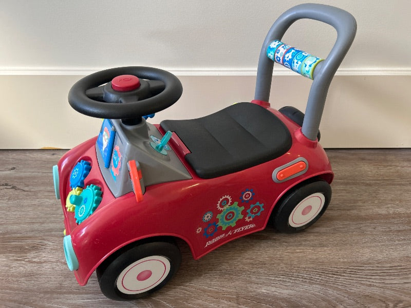 Radio Flyer Busy Buggy Ride on Toy