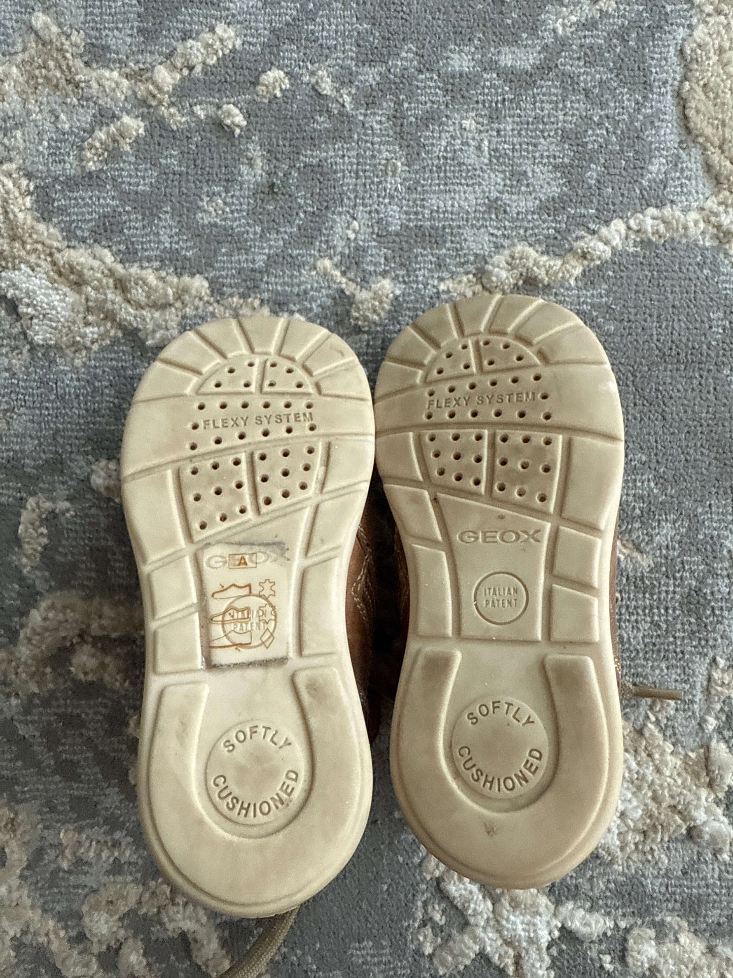 Geox size 23 ( US 6) camel color shoes, Shoes 6 (Walkers:12-24 mth)