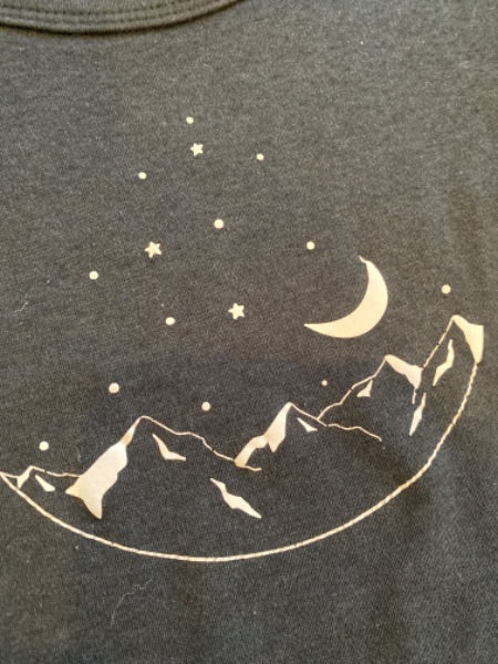 Little & Lively Mountain t-shirt size 1/2, Kids 2T