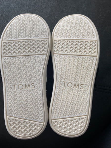New with Tags in box slip on toms black size 10T, Shoes 10 (Toddler:2-4yr)