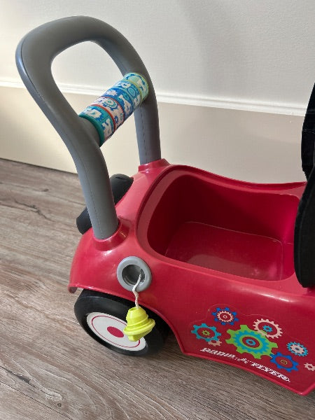 Radio Flyer Busy Buggy Ride on Toy