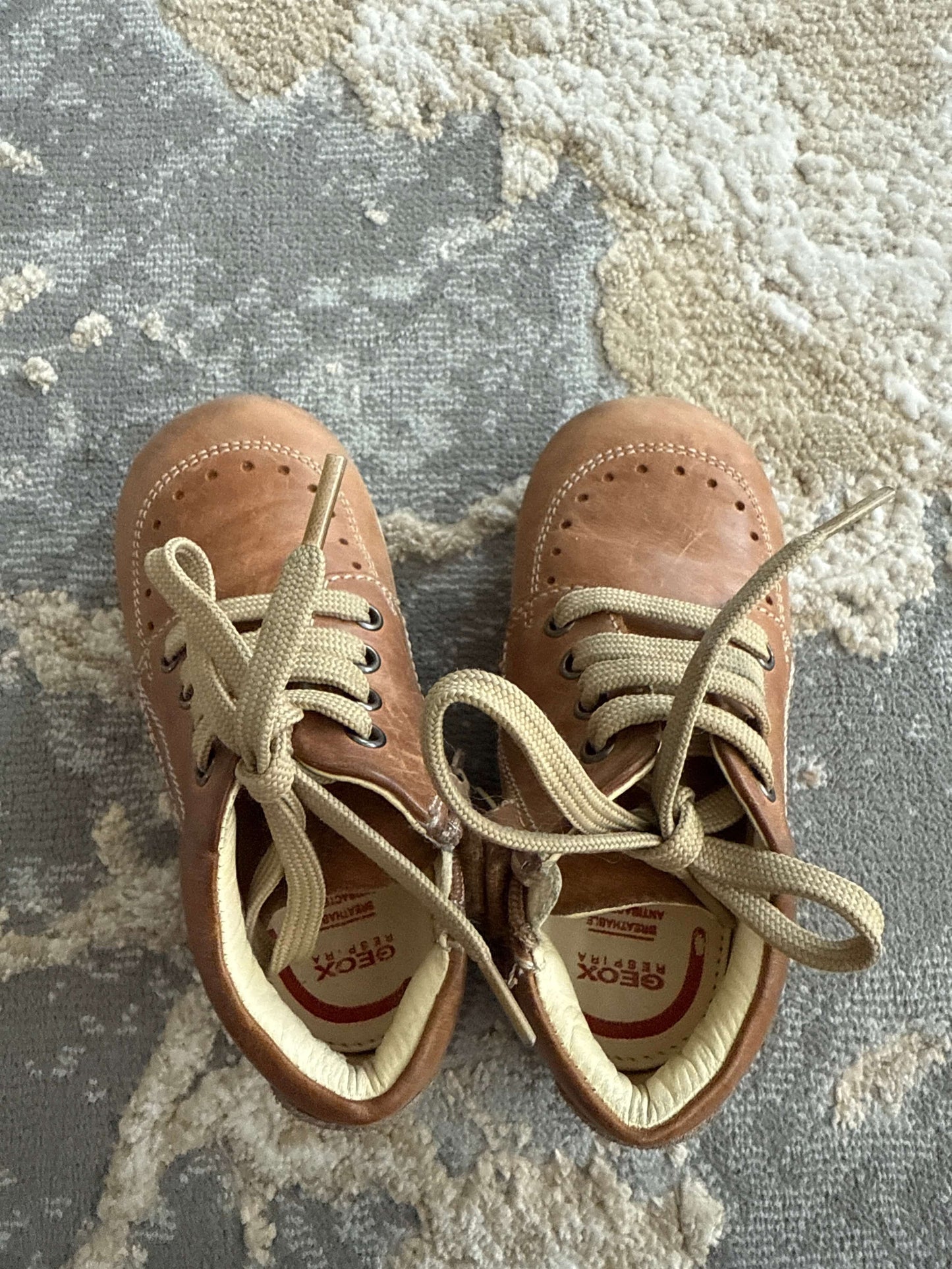 Geox size 23 ( US 6) camel color shoes, Shoes 6 (Walkers:12-24 mth)