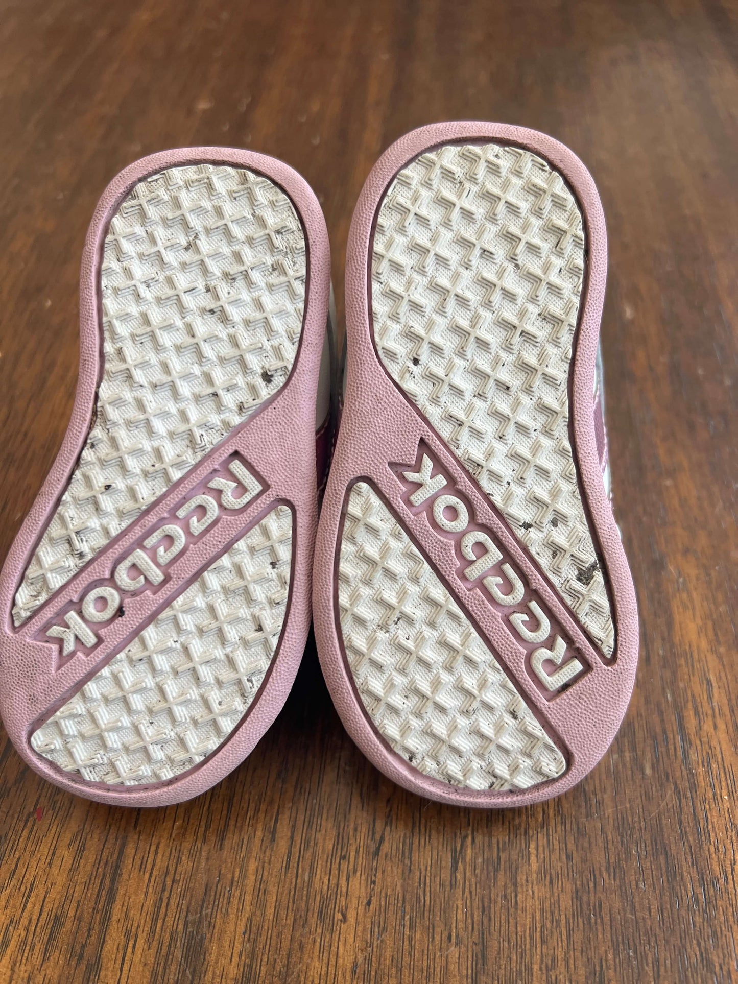 Reebok size 4 pink and white sneakers, Shoes 4 (Baby: 0-12 mth)
