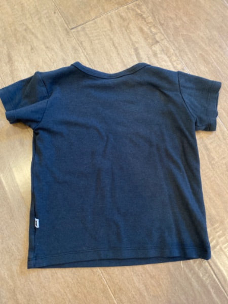 Black Little & Lively Tshirt size 1/2, Kids 2T