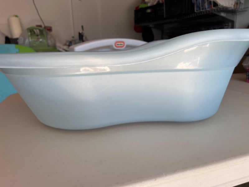 *Winnie the Pooh bath tub