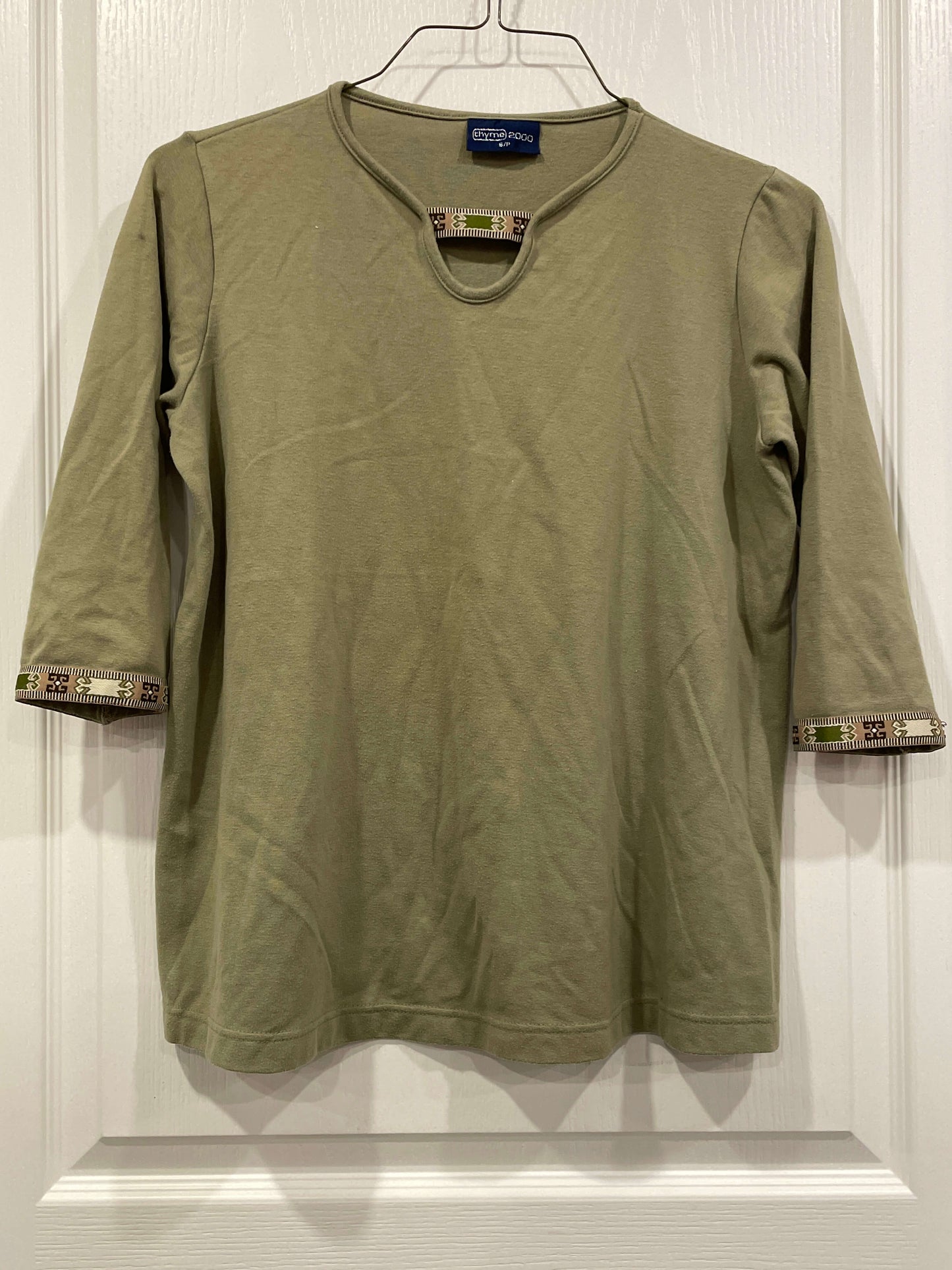 Thyme Maternity Green Top, size Small, Maternity S (4-6)