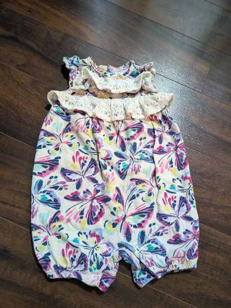 Multi colored shorty romper 18m, Kids 18 Month (12-18M)