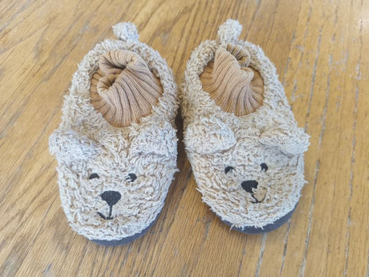 Baby Gap Teddy Bear Slippers size 9/10, Shoes 9 (Toddler:2-4yr)