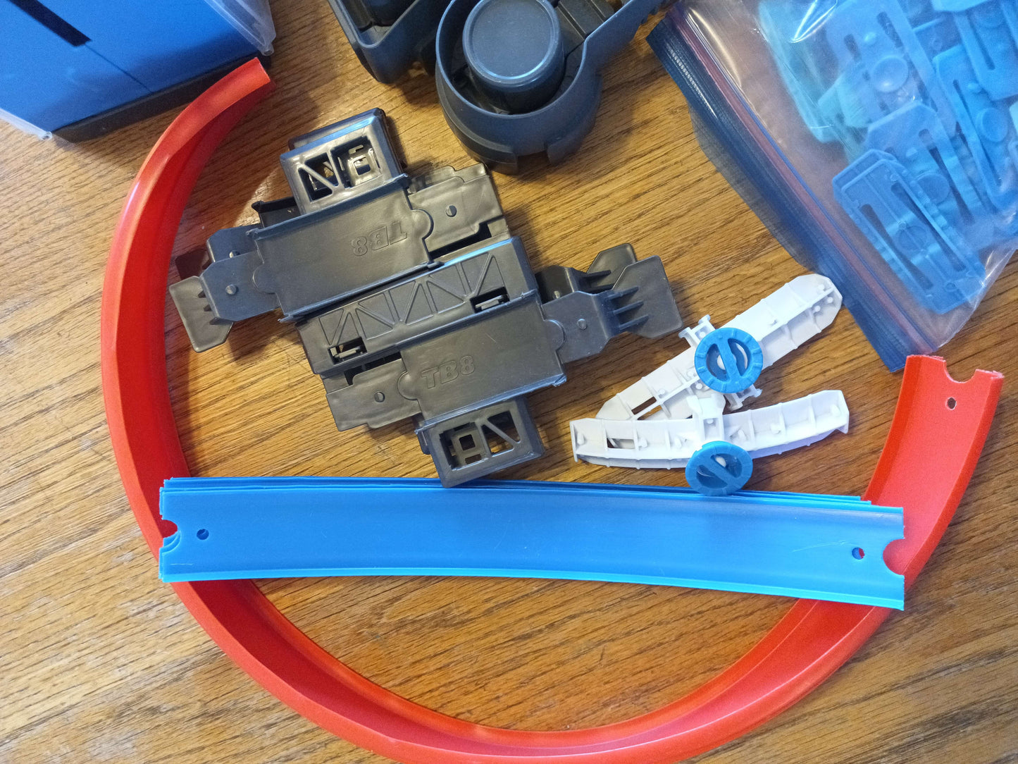 Mattel Hot Wheels Track Builder Lot