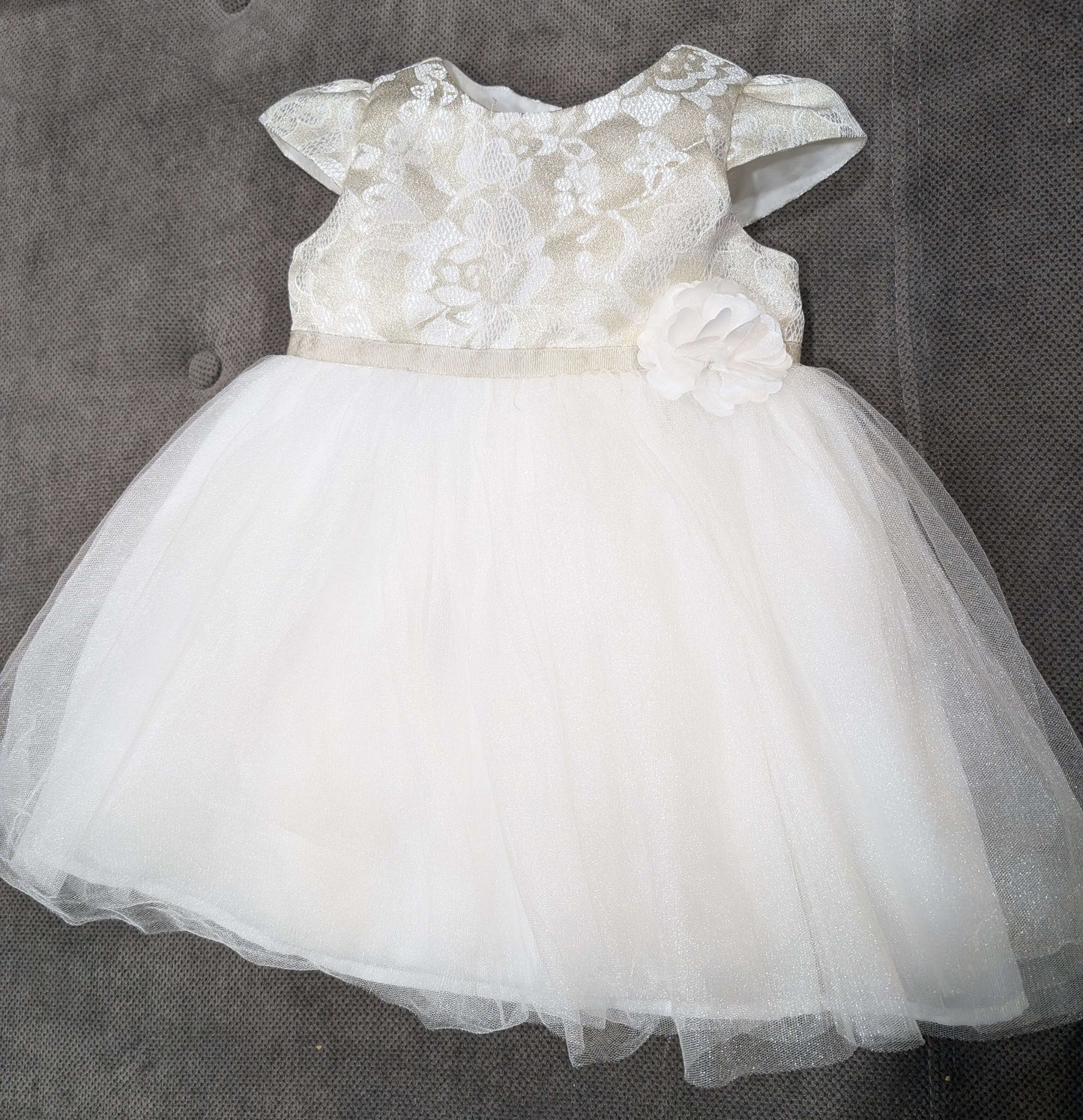 4ever free White and gold party dress. 24m, Kids 24 Month (18-24M)