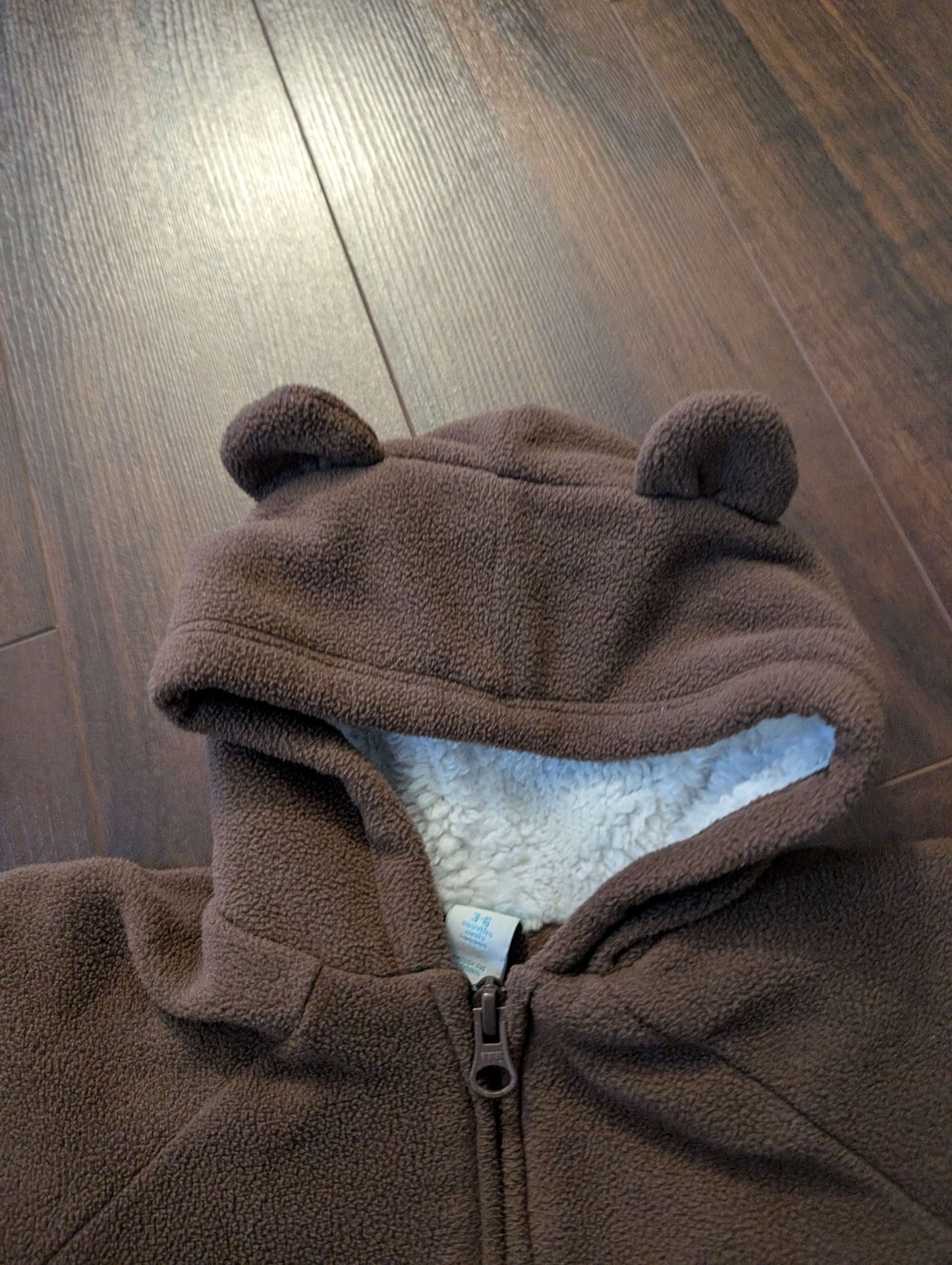 Brown bear bunting suit old navy 3-6month , Kids 6 Month (3-6M)
