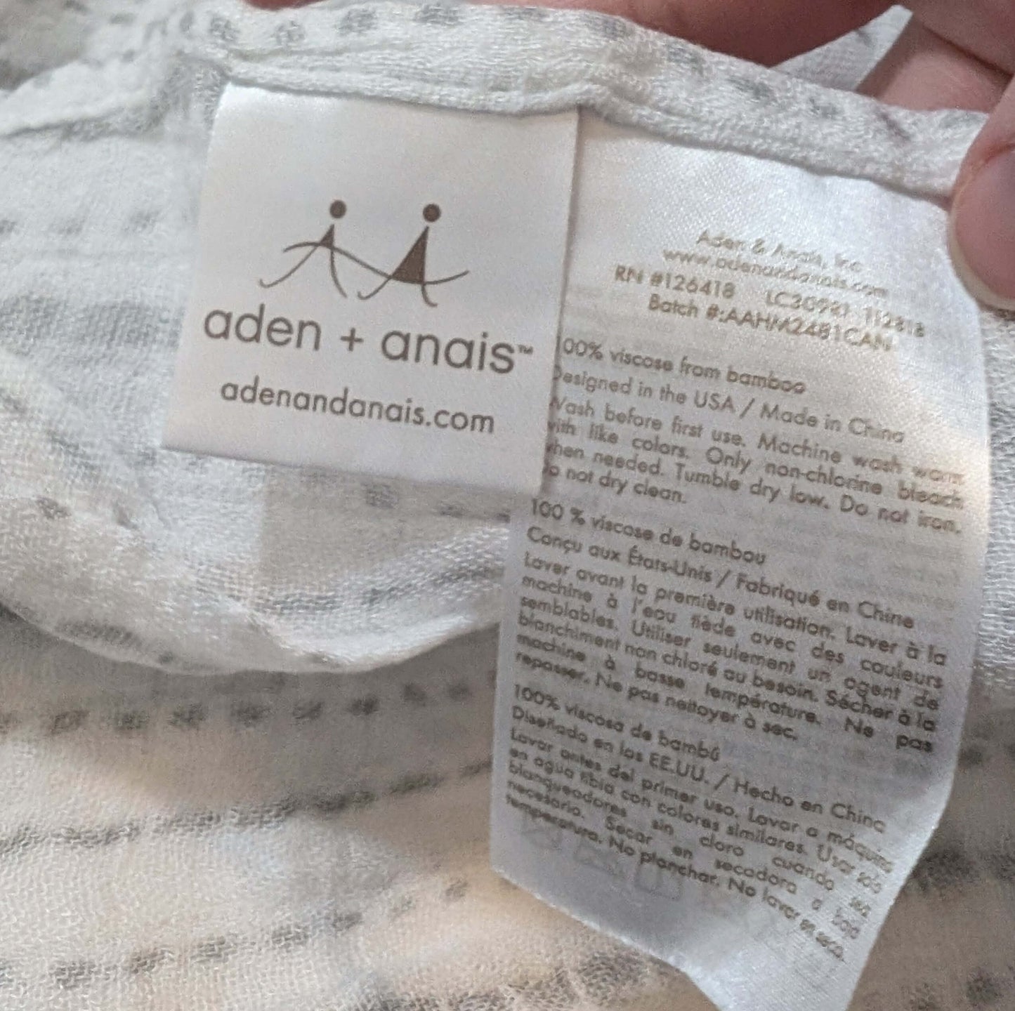 2 muslin blankets