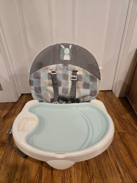 Space saver high chair