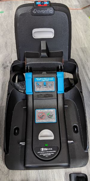 BRAND NEW IN BOX! Carseat/Stroller Combo, MSRP: $799