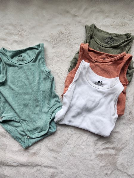 4 piece sleeveless bodysuit , Kids 6 Month (3-6M)