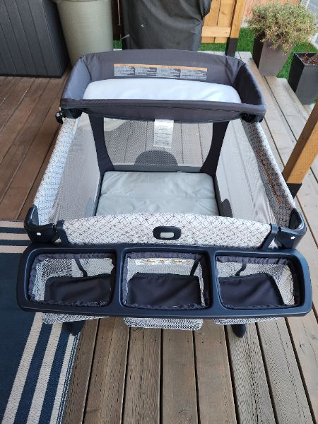 Graco Pack N' Play Quick Connect Portable Lounger Deluxe, Retail $390