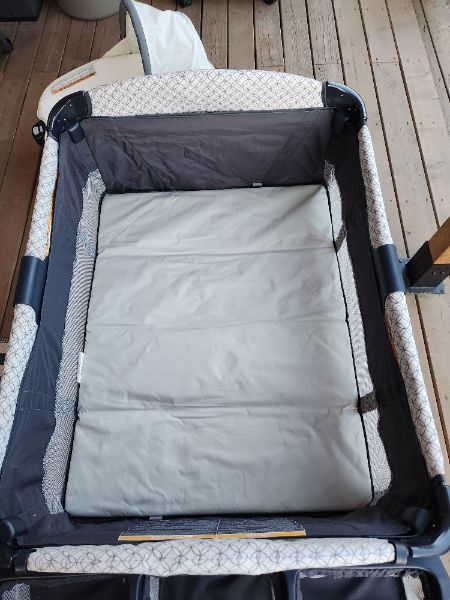 Graco Pack N' Play Quick Connect Portable Lounger Deluxe, Retail $390