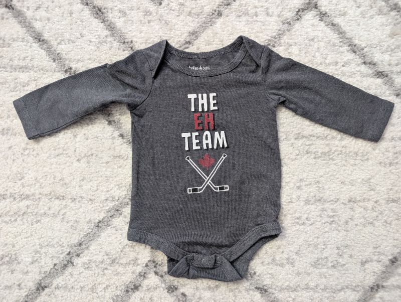Canada Themed Shirt, Onesie & Sleeper, 3-6M, Kids 6 Month (3-6M)