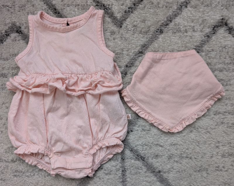 Baby Gap, Pink Romper & Bib, 3-6M, Kids 6 Month (3-6M)