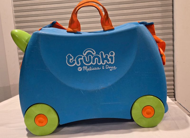 Trunki by Melissa & Doug suitcase