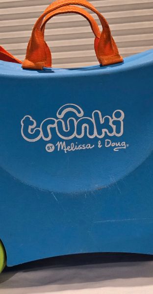 Trunki by Melissa & Doug suitcase