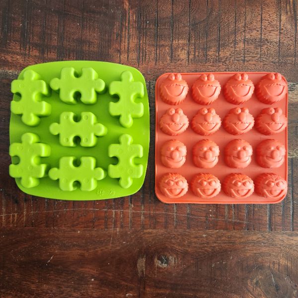 Ice cube & jello molds