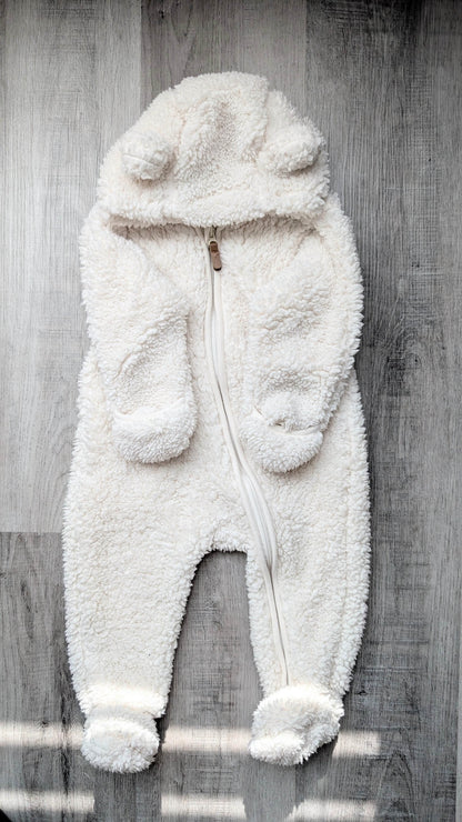 EUC H&M Sherpa Bunting Suit White, Kids 6 Month (3-6M)