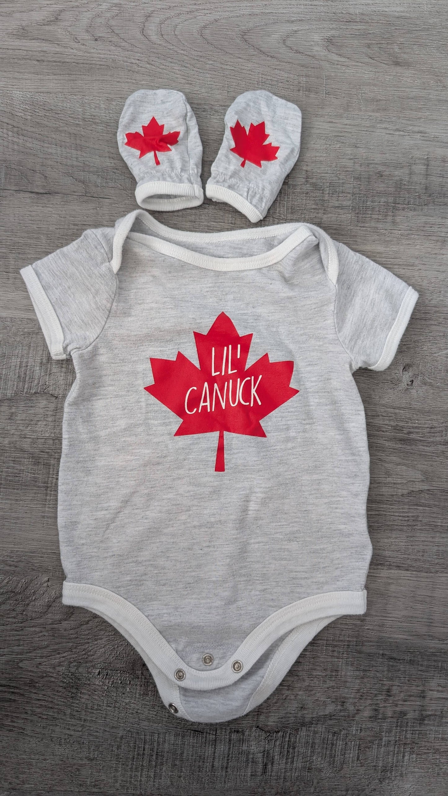 Lil Canuk Onsie and Mitten 6m, Kids 6 Month (3-6M)