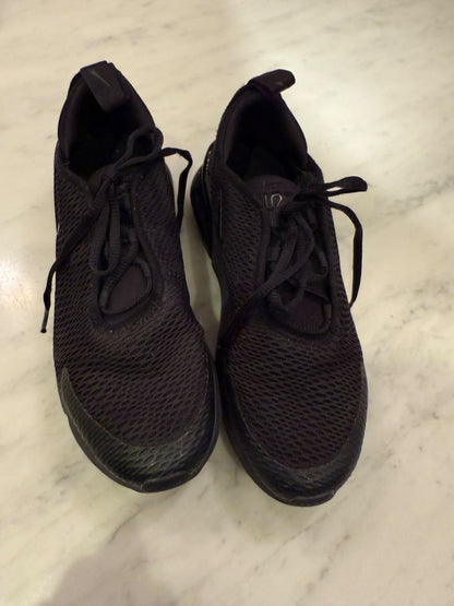 Nike Air - all black size 3, Shoes 3 (Kids:4-8yr)