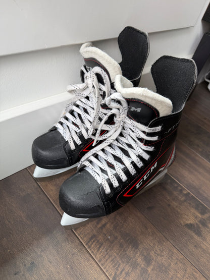 Hockey Skates -CCM size 2 youth, Shoes 2 (Kids:4-8yr)