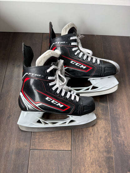 Hockey Skates -CCM size 2 youth, Shoes 2 (Kids:4-8yr)