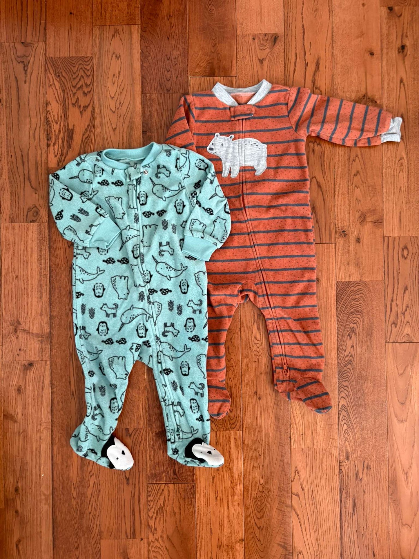 2 x 6-9mth Carters Sleepers, Kids 9 Month (6-9M)