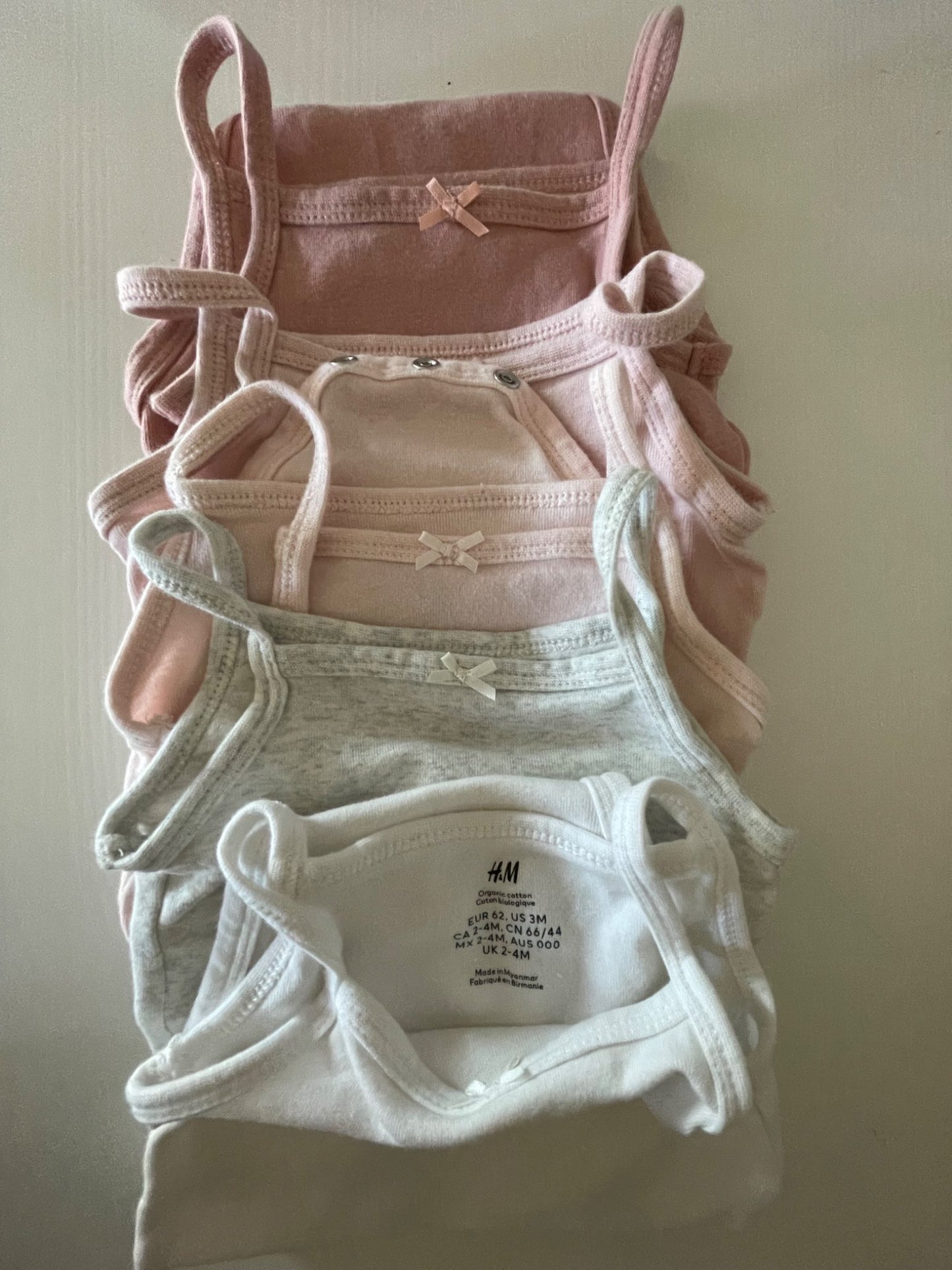 Sleeveless Onesies Bundle of 5 (Size 2-4 months), Kids 3 Month (0-3M)