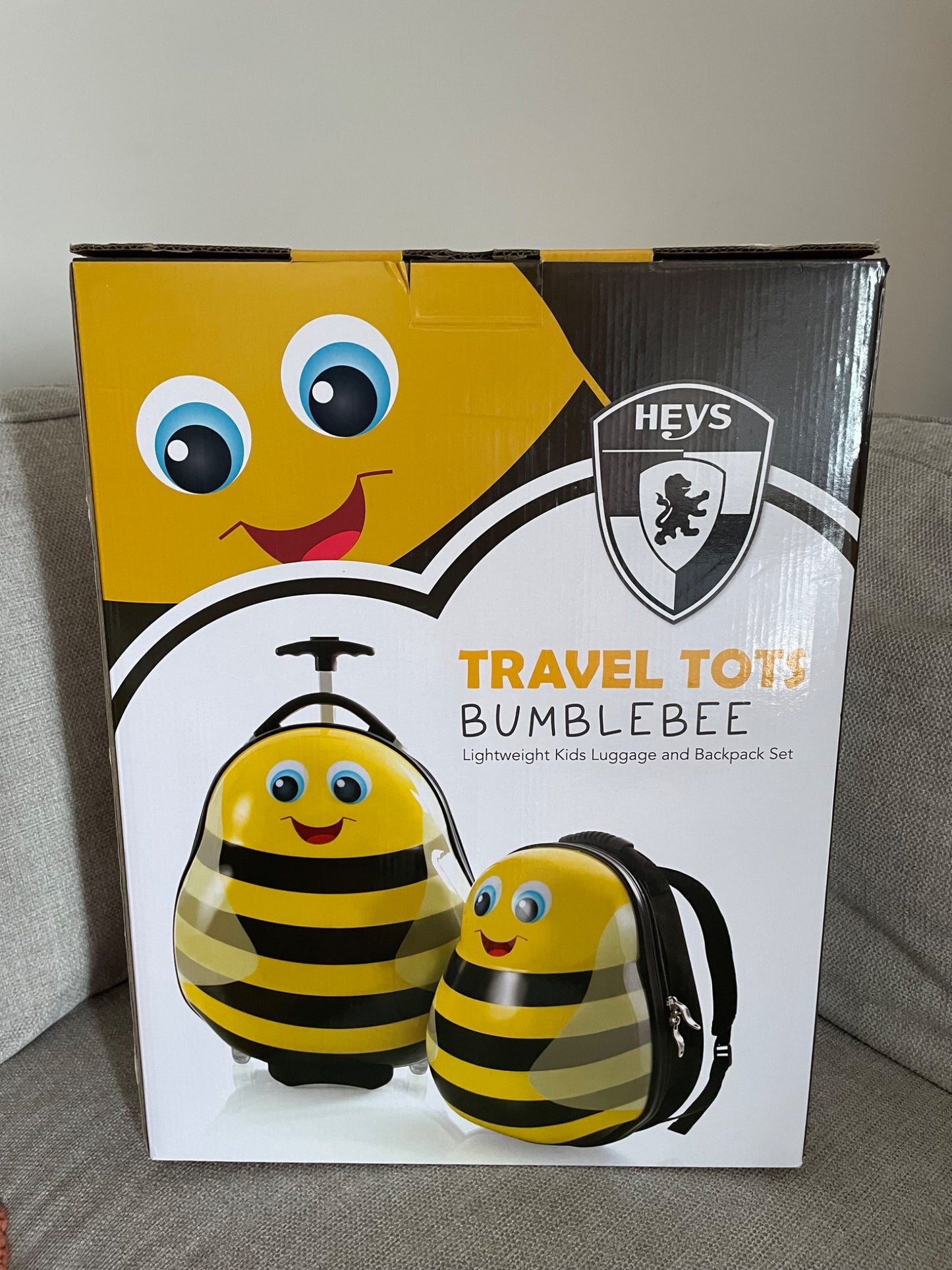 *NEW* HEYS Kids 2Pc. Travel Tots (Bumble bee) Lightweight Luggage & Backpack Set, Retails $118+