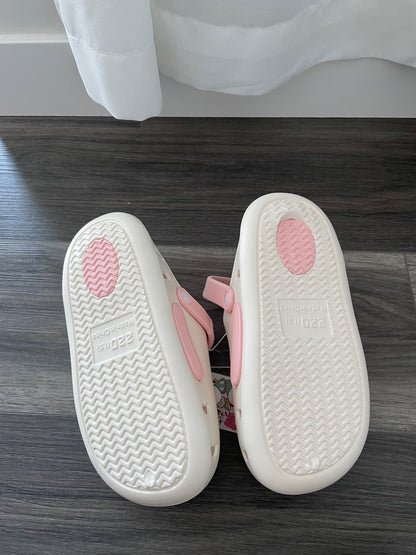 My Melody's clogs (size 3/4), Shoes 3 (Kids:4-8yr)