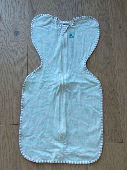 NWOT Love to Dream Swaddle Size M, 0-6 Months (Small)
