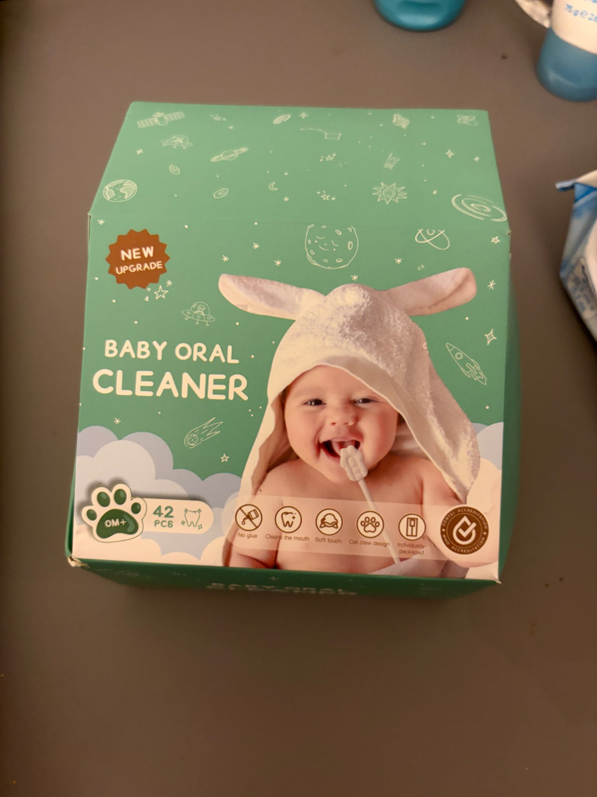 Baby tongue cleaner