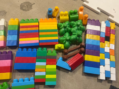 Mega blocks 100+ pieces
