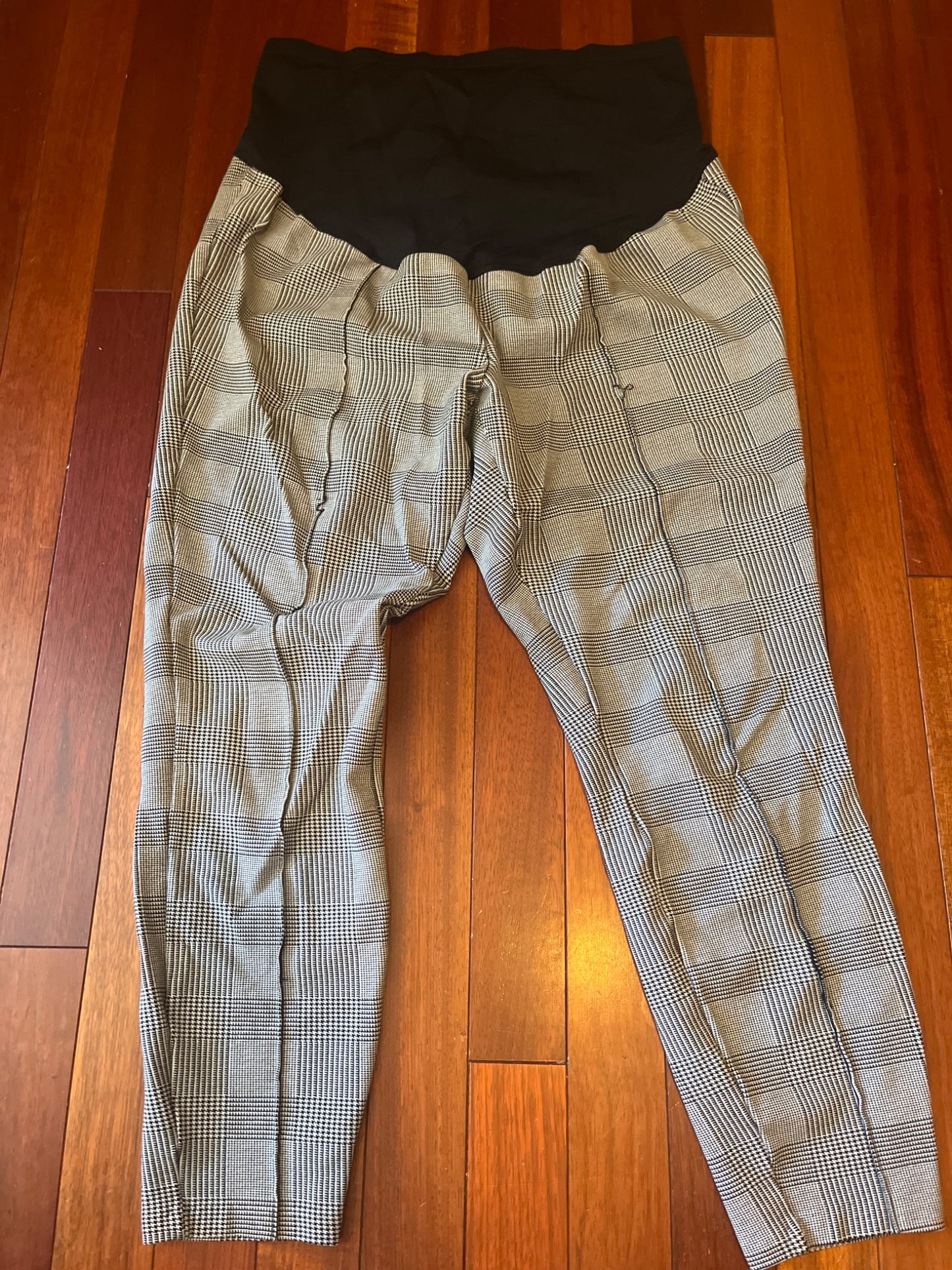 Maternity capris , Maternity M (8-10)