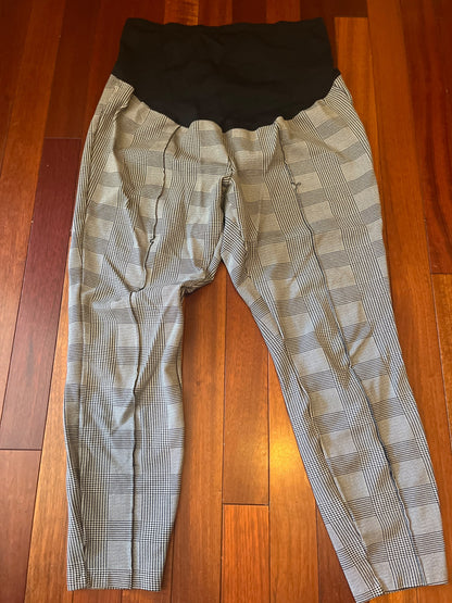 Maternity capris , Maternity M (8-10)