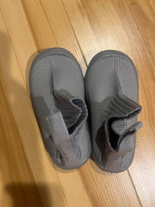 Jan and jul size C6 MRSP $41.99, Shoes 6 (Walkers:12-24 mth)