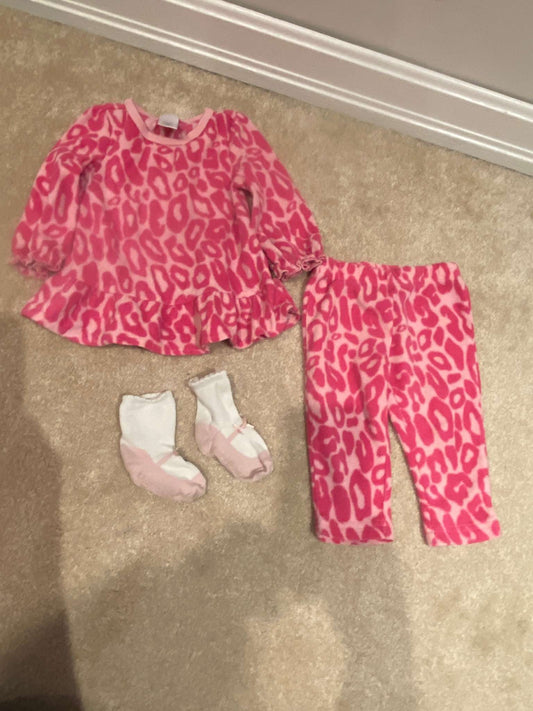 BabyGAP Pink Cheetah Outfit with socks! 12-18 MONTHS, Kids 18 Month (12-18M)
