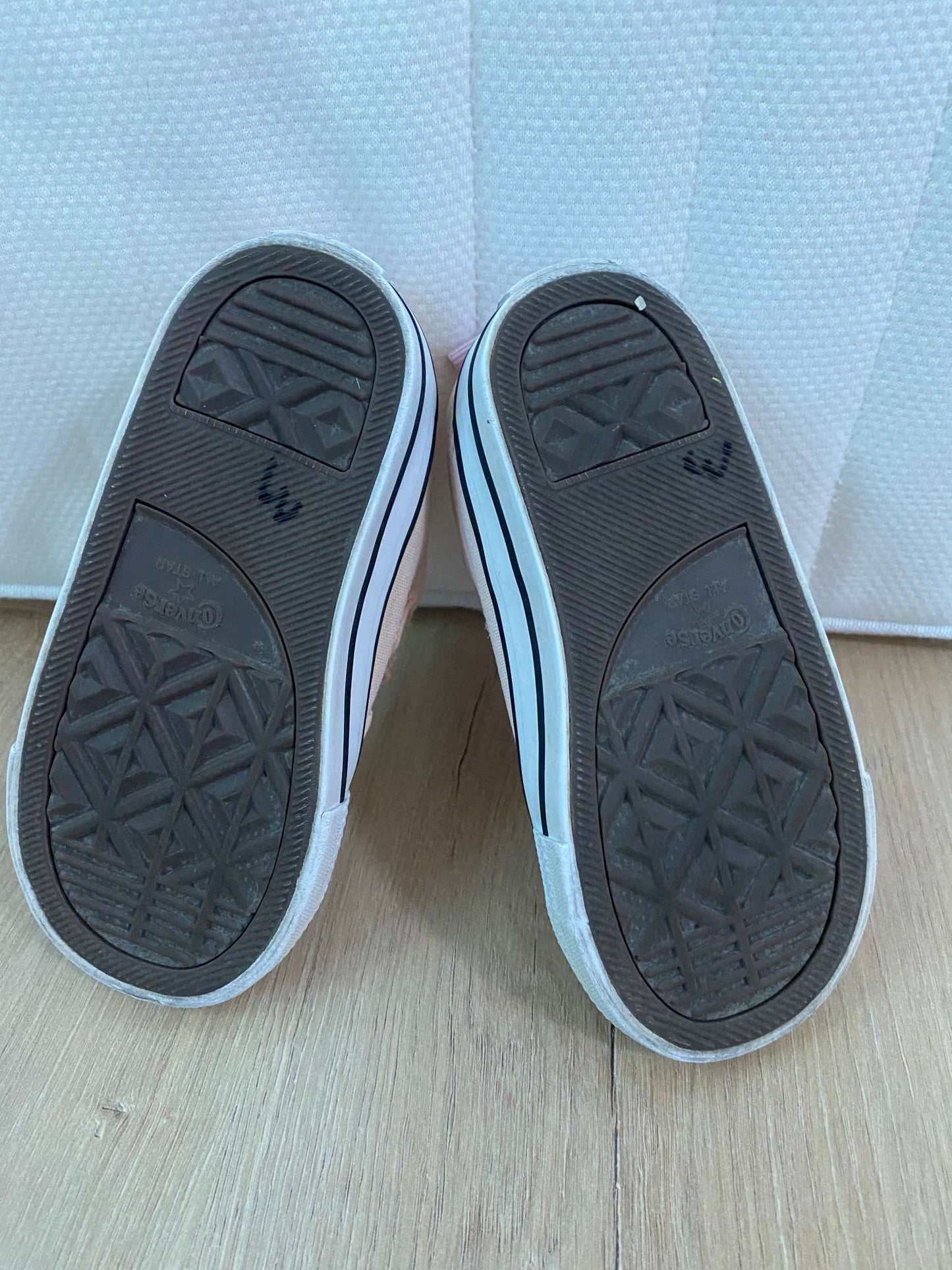 Converse PINK shoes, so cute, Shoes 8 (Toddler:2-4yr)