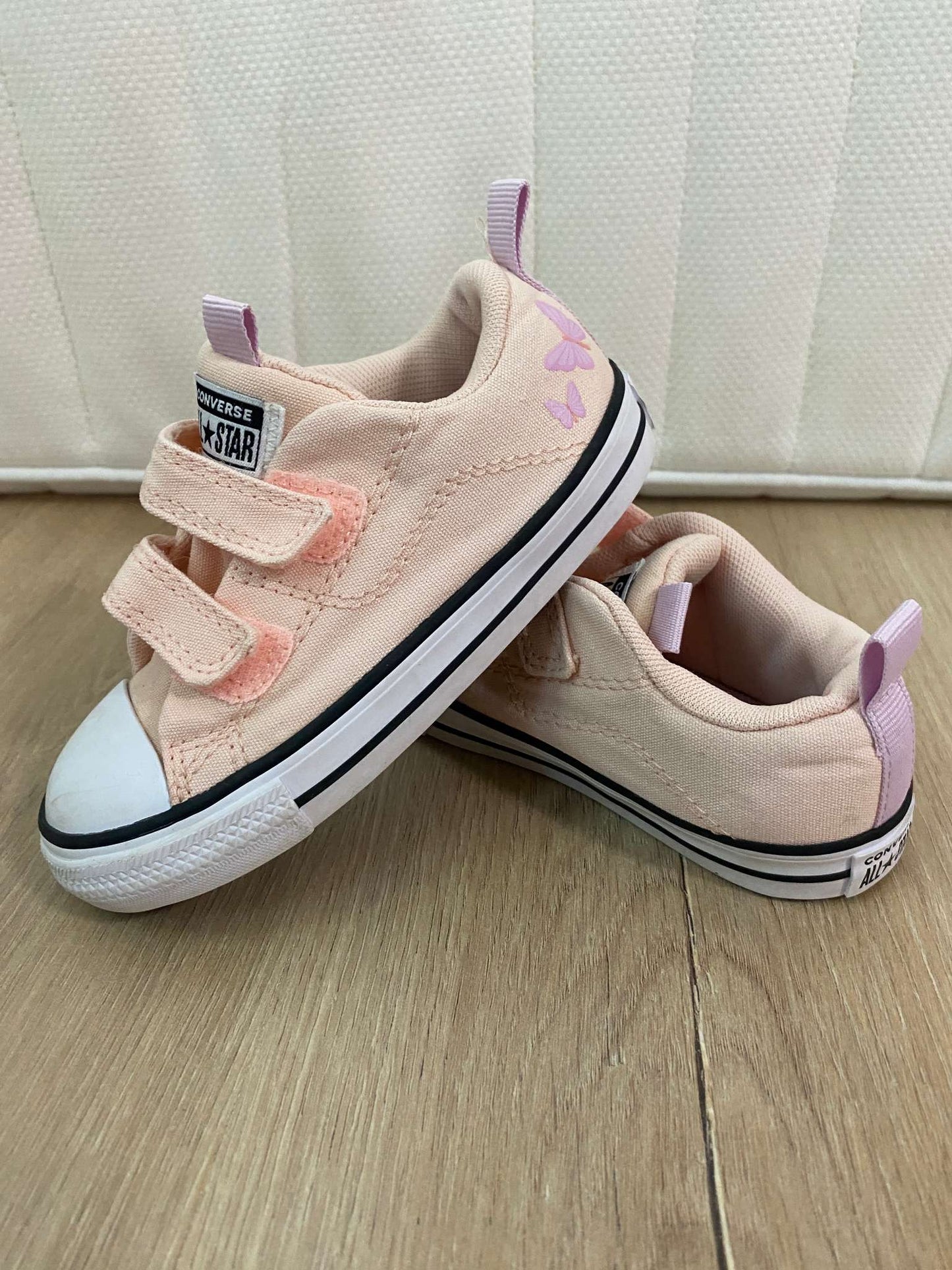 Converse PINK shoes, so cute, Shoes 8 (Toddler:2-4yr)