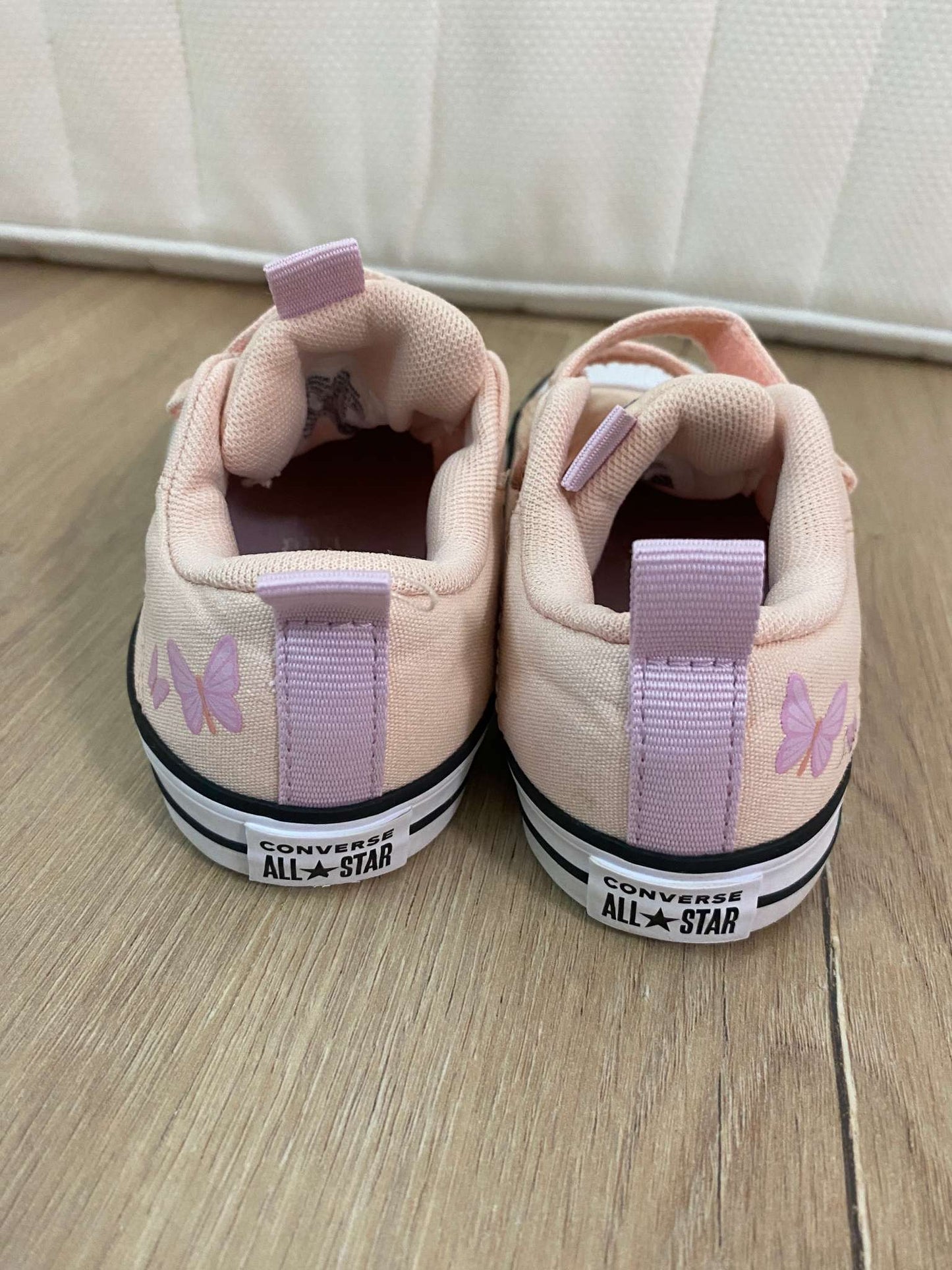 Converse PINK shoes, so cute, Shoes 8 (Toddler:2-4yr)